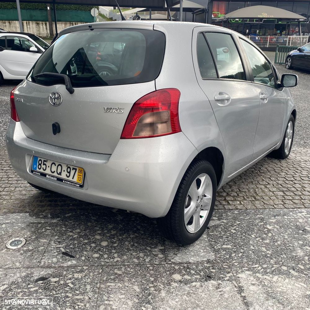 Toyota Yaris 1.0 VVT-i Sol High Pack MMT - 2