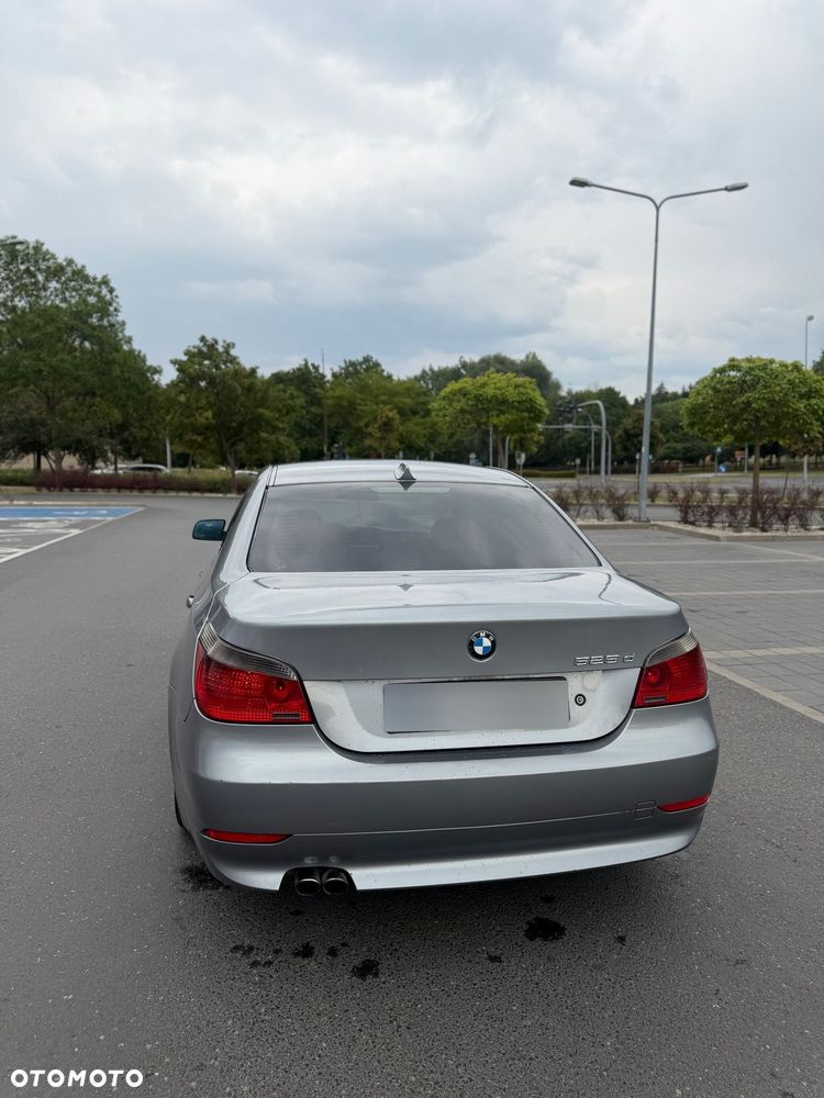 BMW Seria 5 525d - 15