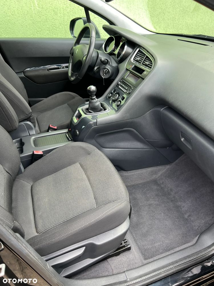 Peugeot 5008 - 12