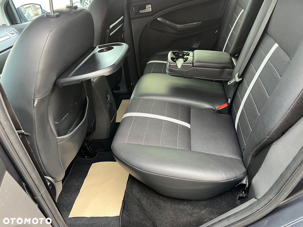 Ford Kuga 2.0 TDCi 2x4 Titanium - 11