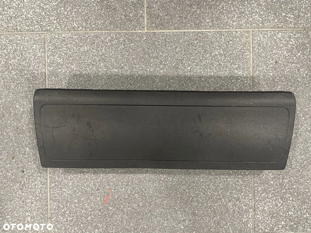 Audi A8 D4 4H poduszka kolanowa