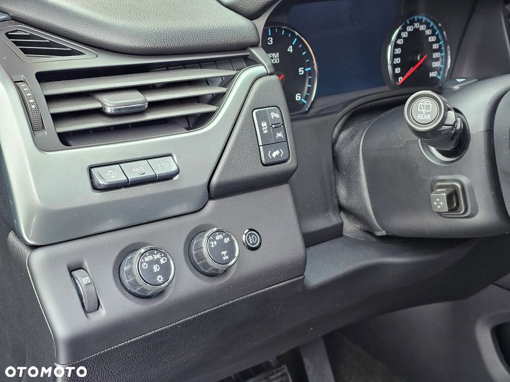 Chevrolet Suburban - 25