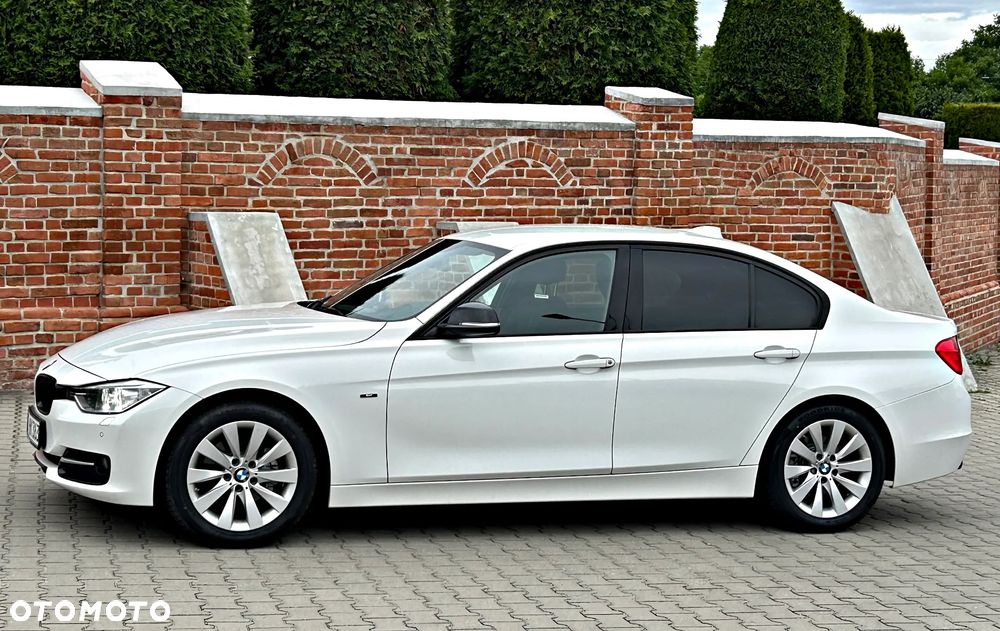 BMW Seria 3 320d Sport Line - 34