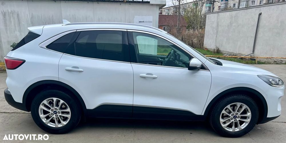 Ford Kuga 2.0 EcoBlue Hybrid TITANIUM - 2