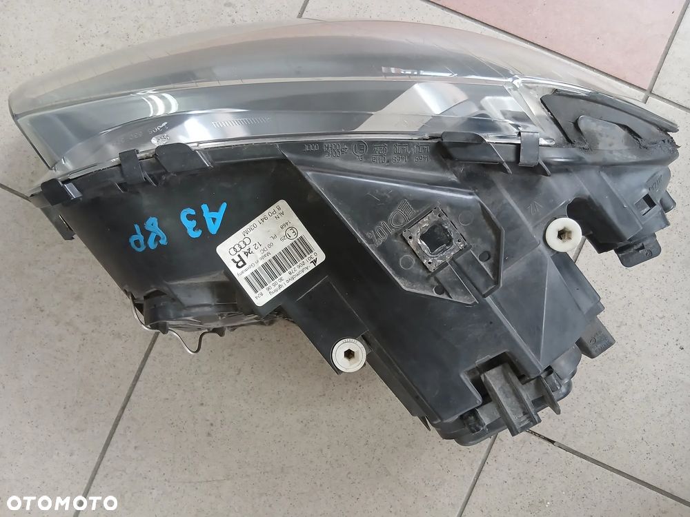 Audi A3 8P Reflektor Przód Przedni Prawy Xenon 8P0941030M - 3