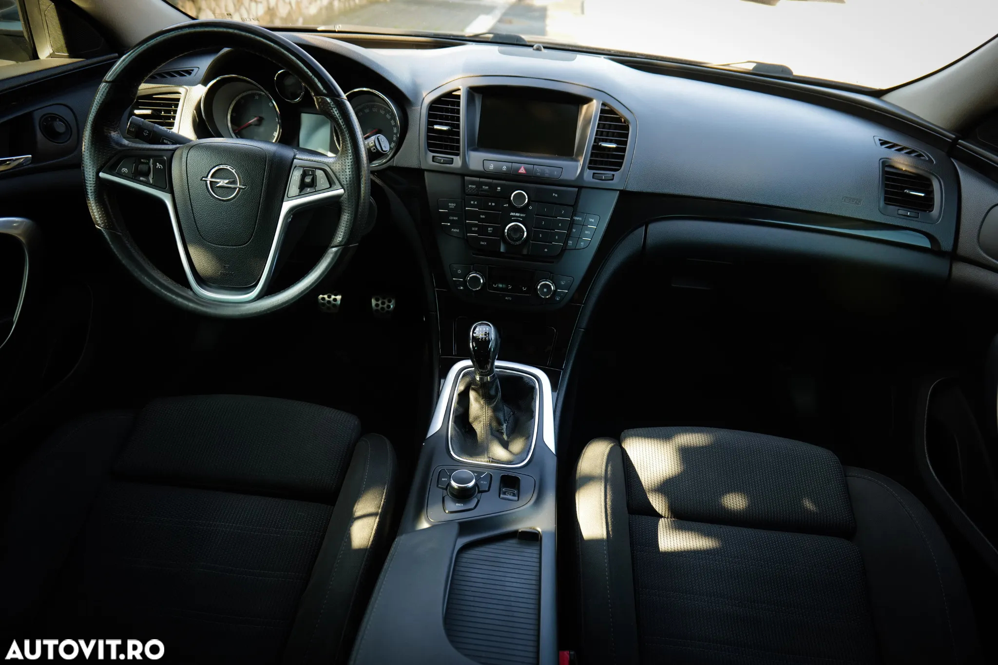 Opel Insignia 2.0 CDTI Sports Tourer - 16