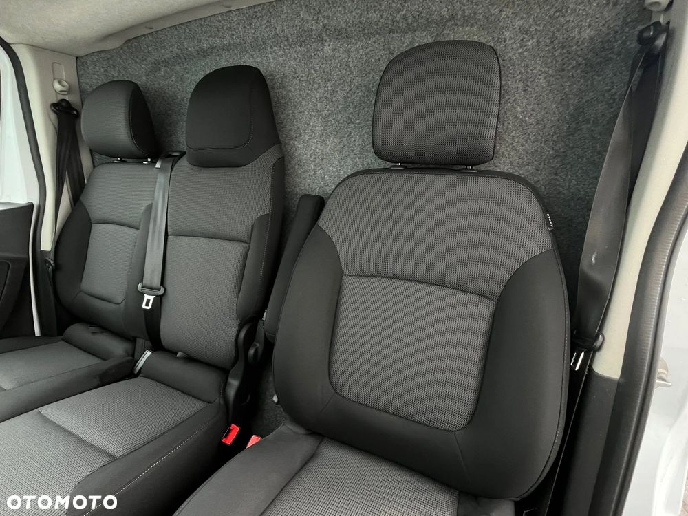 Renault Trafic - 16