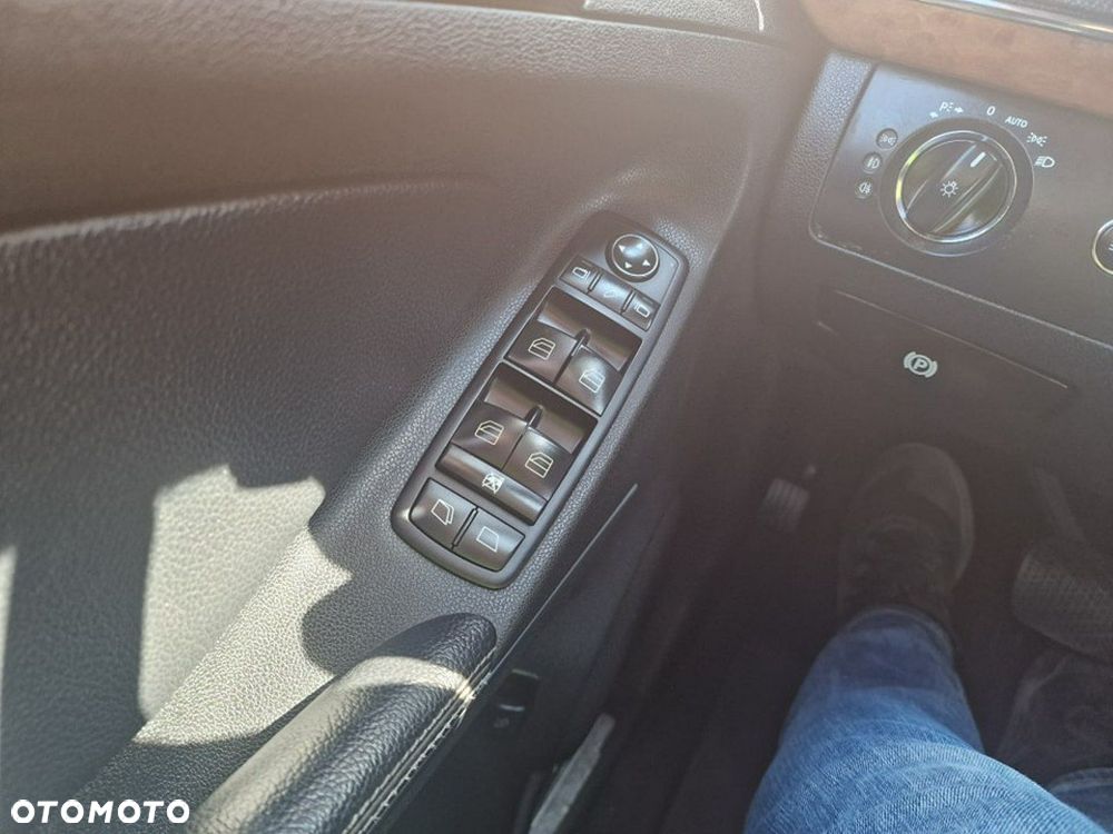 Mercedes-Benz GL - 11