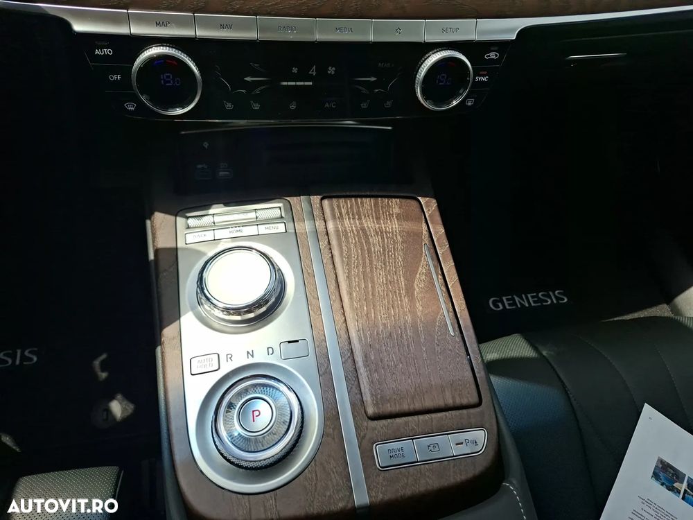 Genesis G80 2.5T AWD AT8 Luxury Line - 13