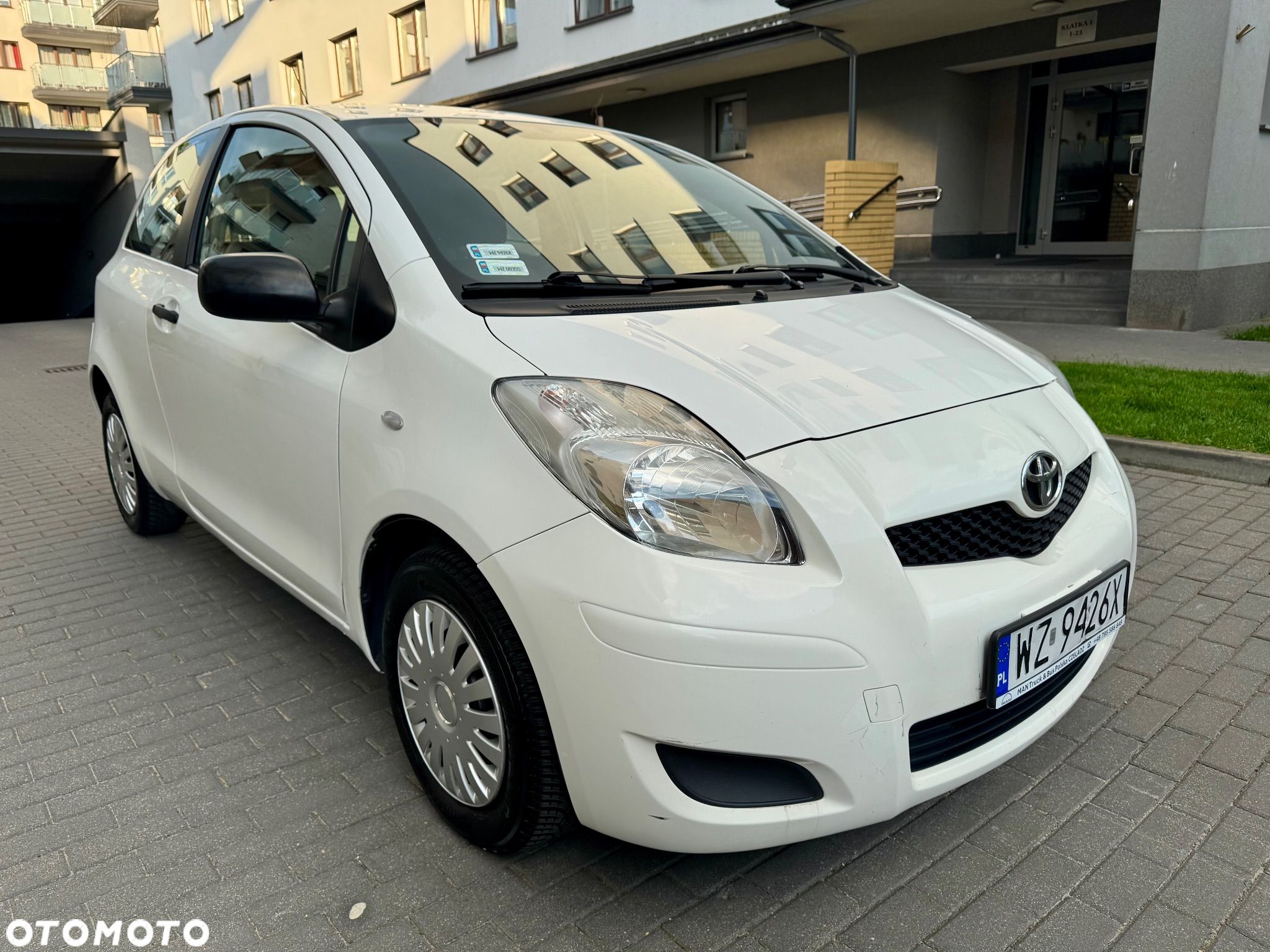 Toyota Yaris 1.0 Entry - 1