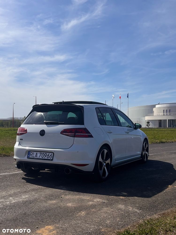 Volkswagen Golf - 9