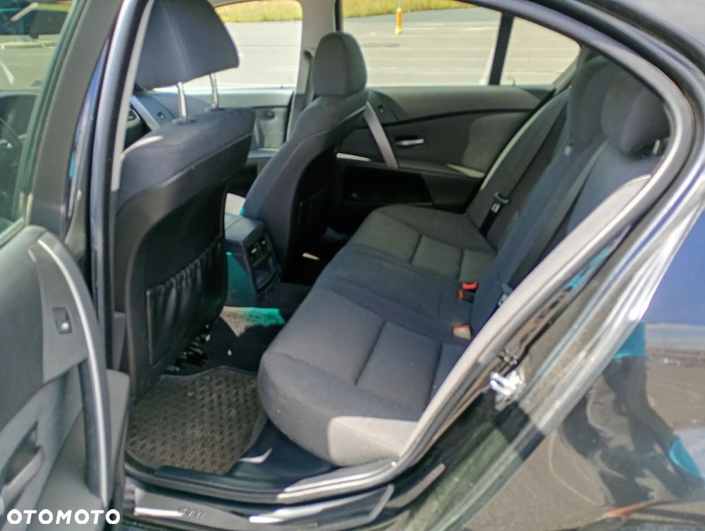 BMW Seria 5 523i - 8
