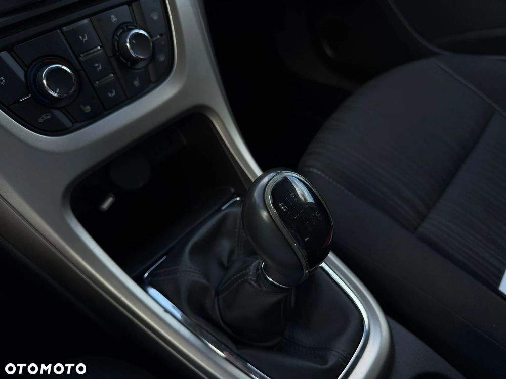 Opel Astra 1.4 Turbo Cosmo - 26