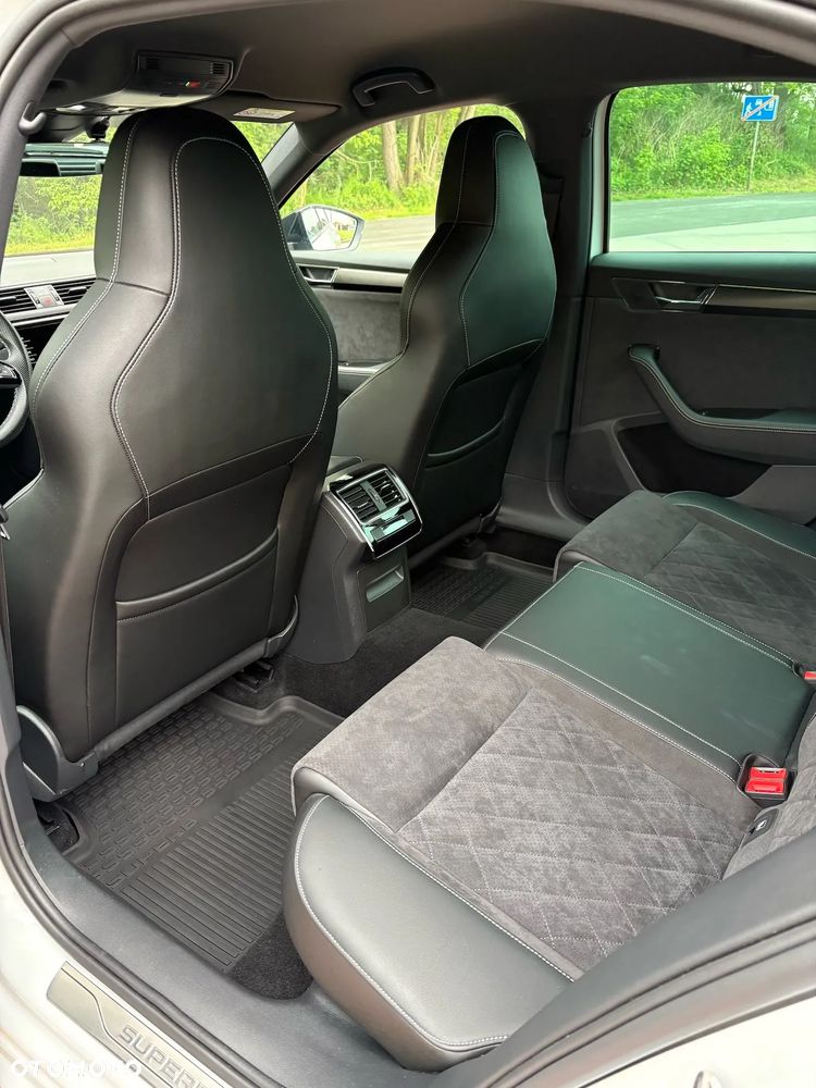 Skoda Superb 1.5 TSI Sportline DSG - 9