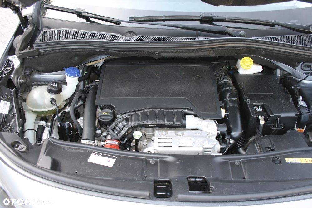 Peugeot 2008 1.2 Pure Tech Allure S&S - 23
