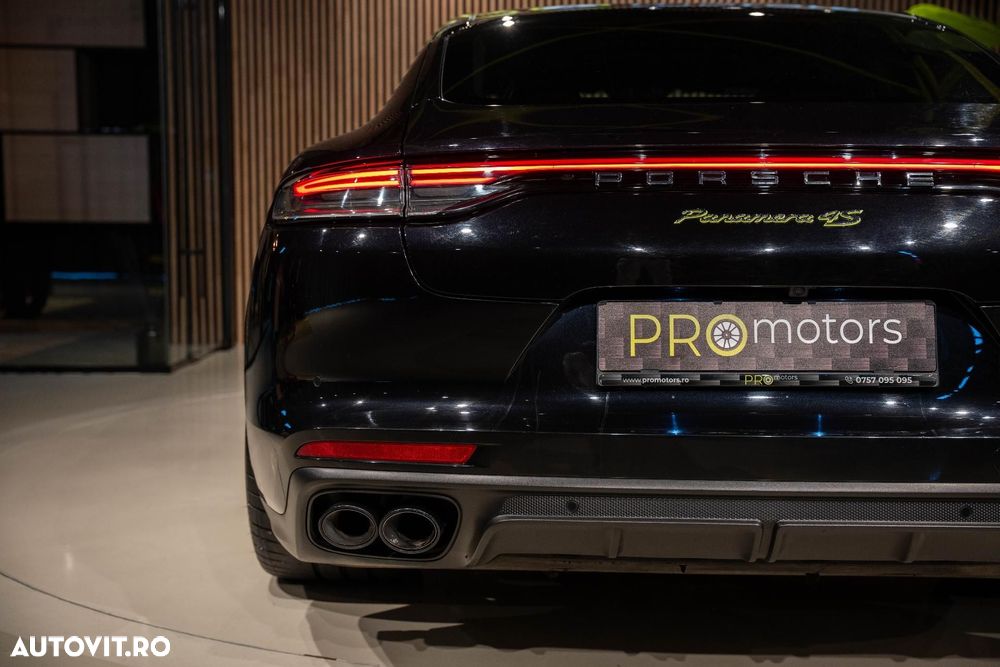 Porsche Panamera - 16