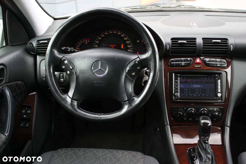 Mercedes-Benz Klasa C 180 T Kompressor Automatik Elegance - 25
