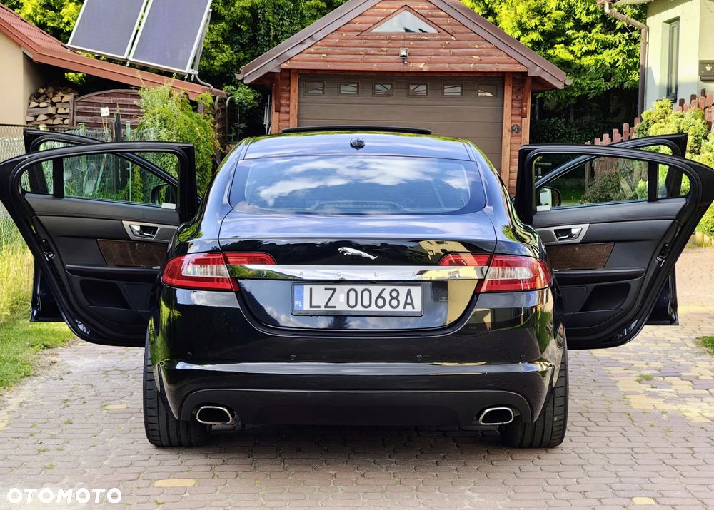 Jaguar XF 4.2 Super V8 - 3