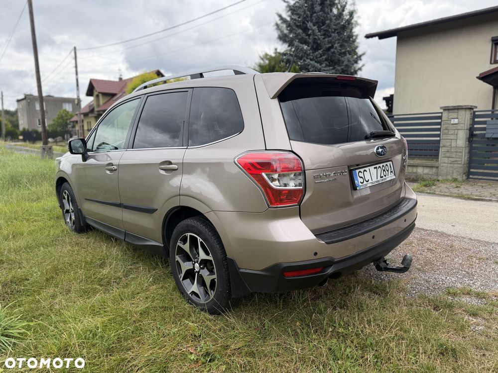 Subaru Forester 2.0XT Platinum Lineartronic - 17