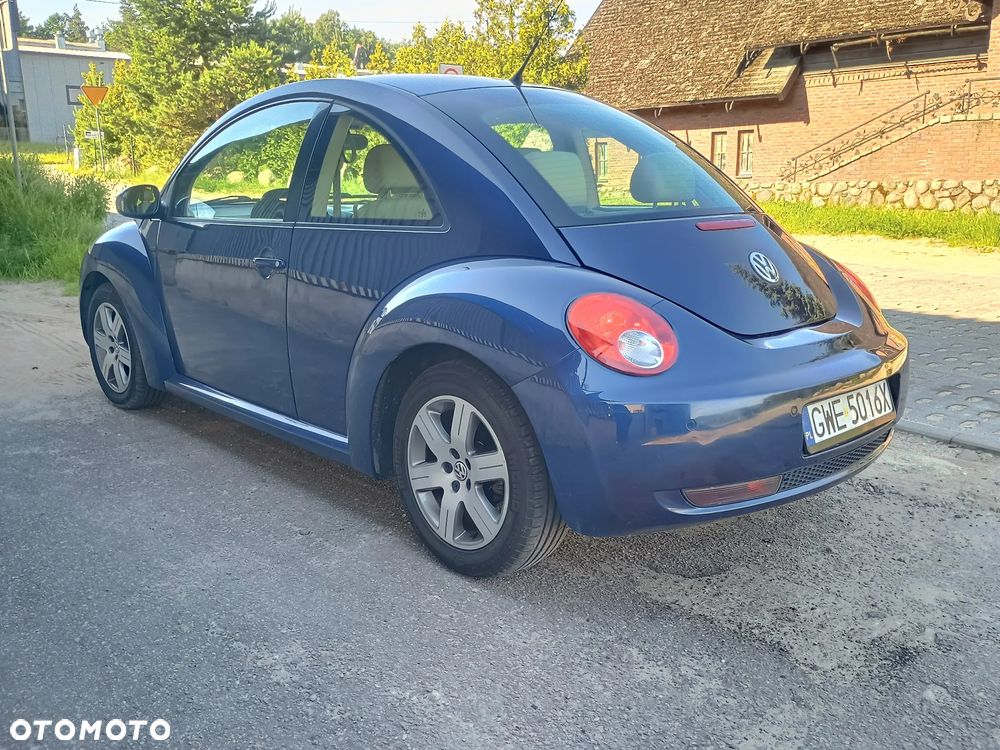 Volkswagen New Beetle - 12