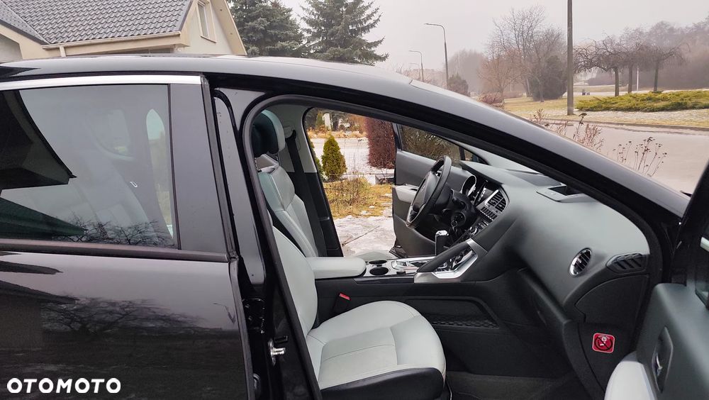 Peugeot 3008 HDi FAP 165 Automatik Allure - 32