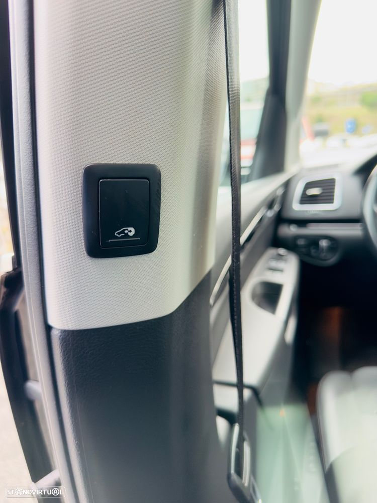 VW Sharan 2.0 TDI Blue Highline DSG - 12