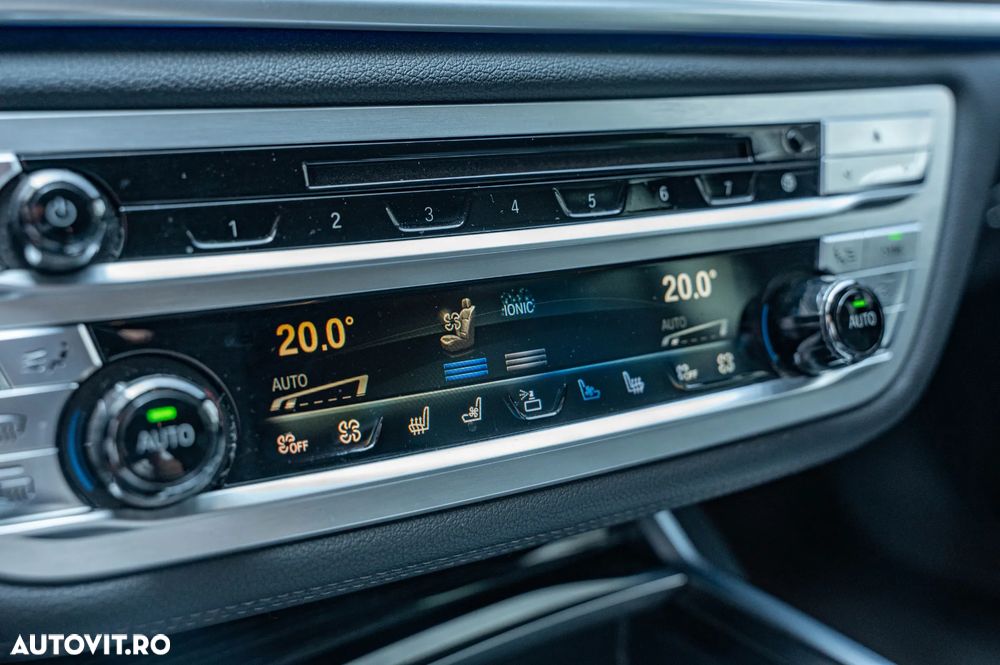 BMW Seria 7 740e iPerformance - 21