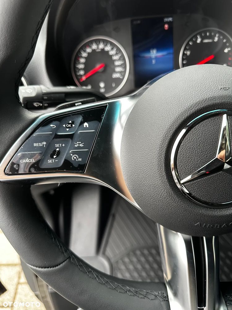 Mercedes-Benz Sprinter - 12