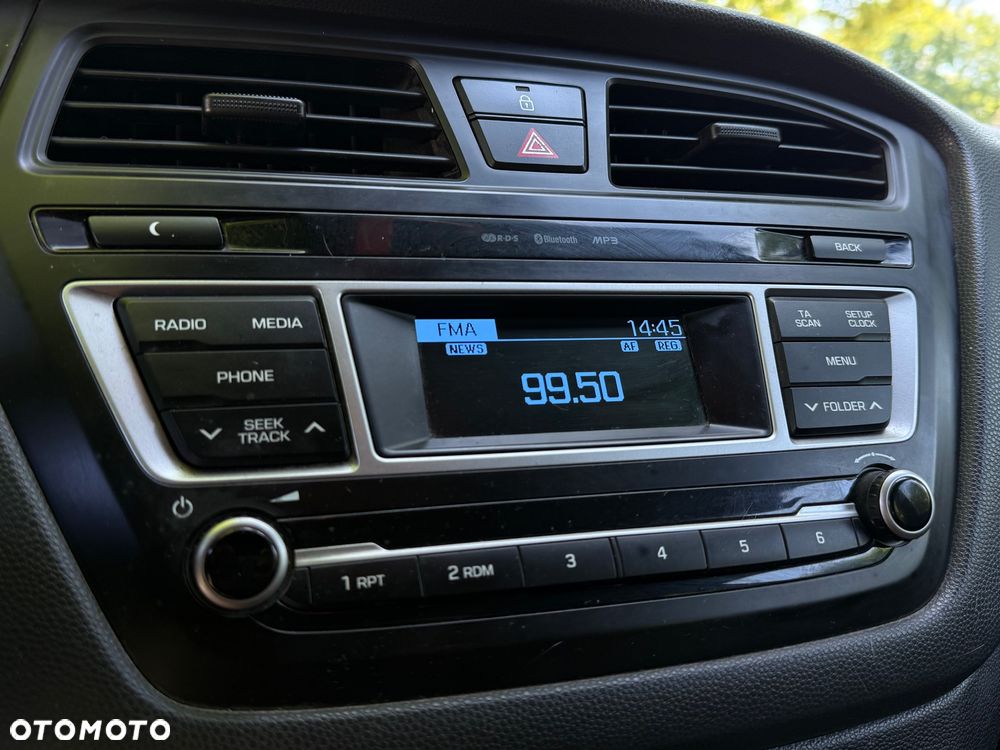 Hyundai i20 - 15