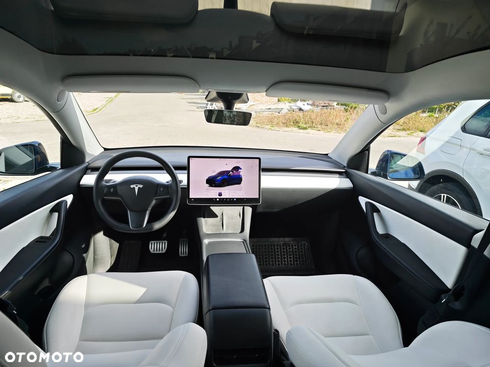 Tesla Model Y Performance AWD - 18
