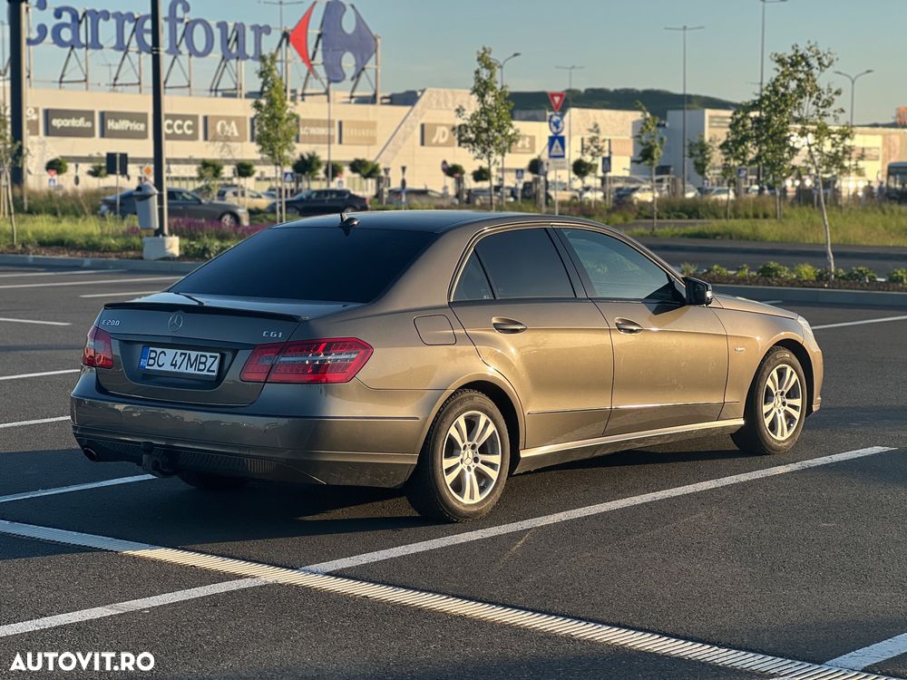 Mercedes-Benz E 200 CGI BlueEFFICIENCY - 3