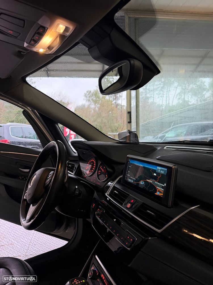 BMW 220 Active Tourer d Aut. Luxury Line - 8