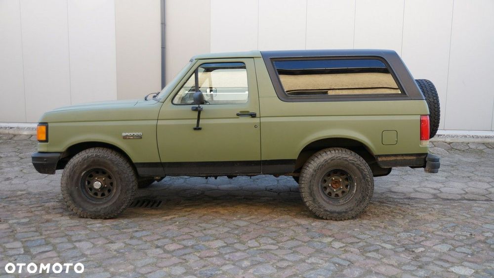 Ford Bronco - 6