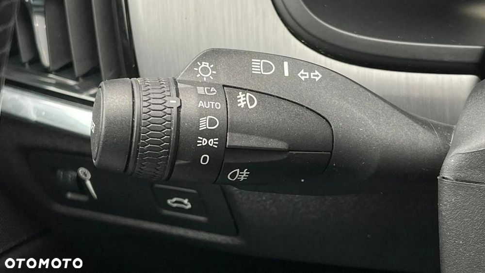 Volvo V90 D3 AWD Momentum - 23