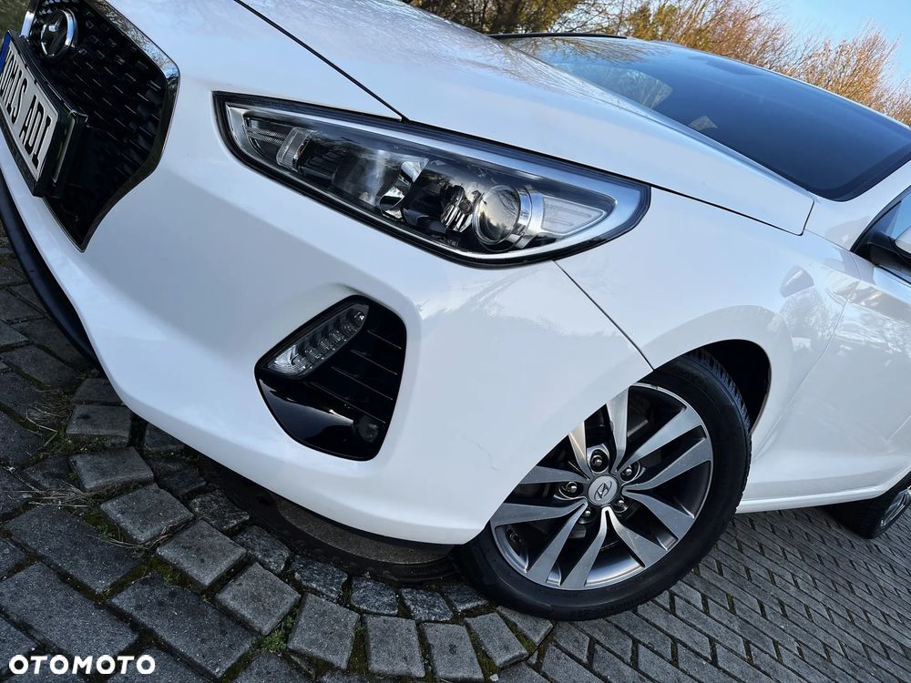 Hyundai i30 blue Kombi 1.6 CRDi Passion - 37