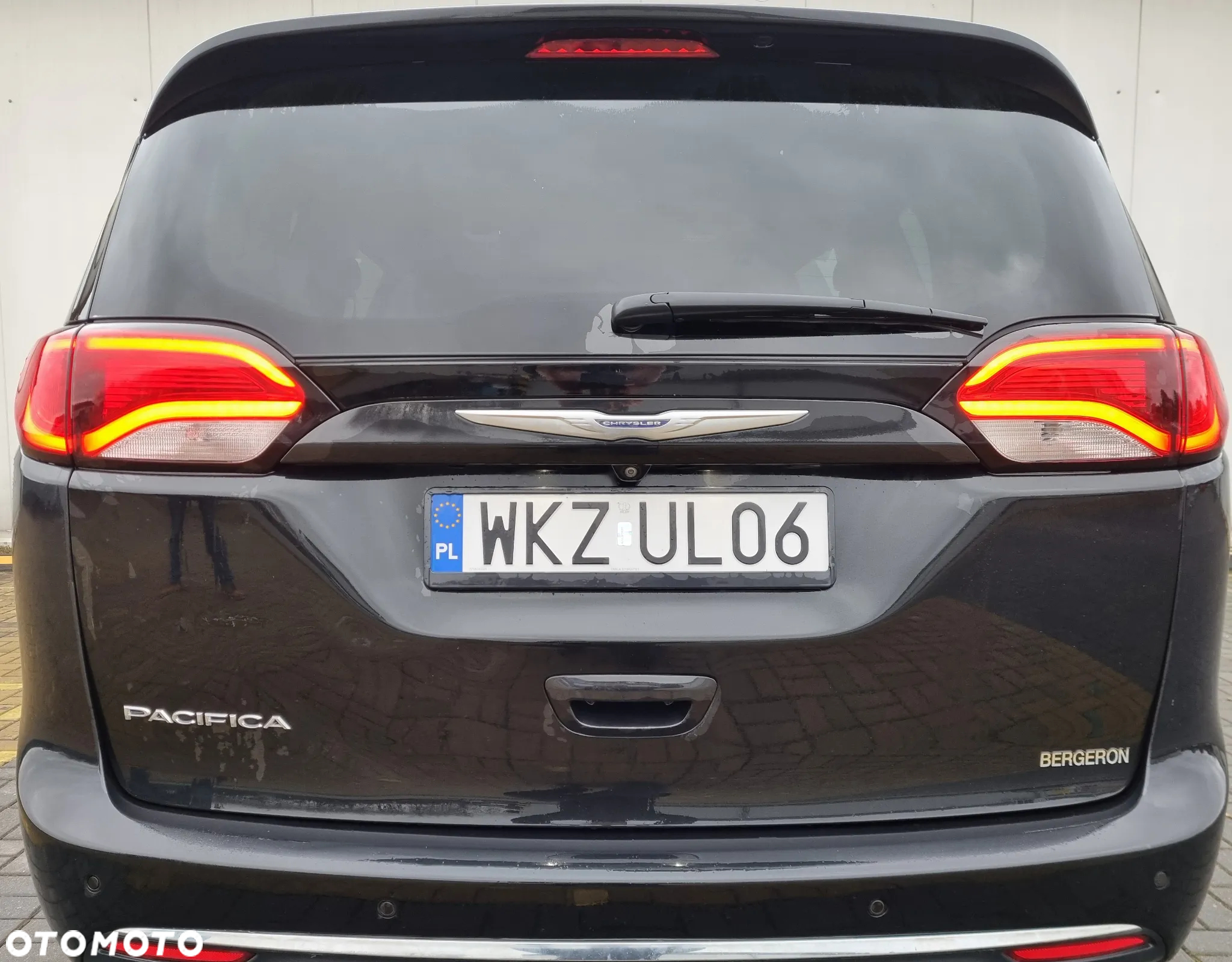 Chrysler Pacifica - 13