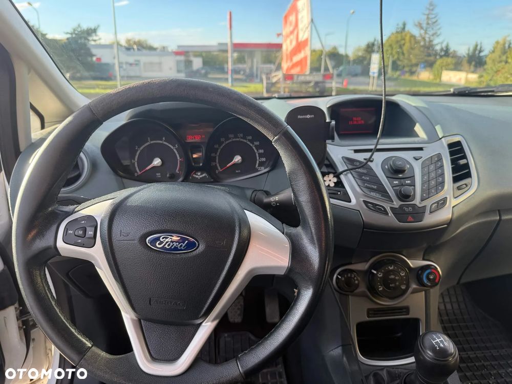 Ford Fiesta - 8