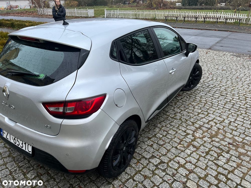 Renault Clio 1.5 dCi Authentique - 12