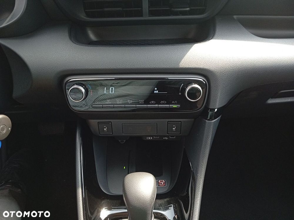 Toyota Yaris Hybrid 1.5 Style - 10