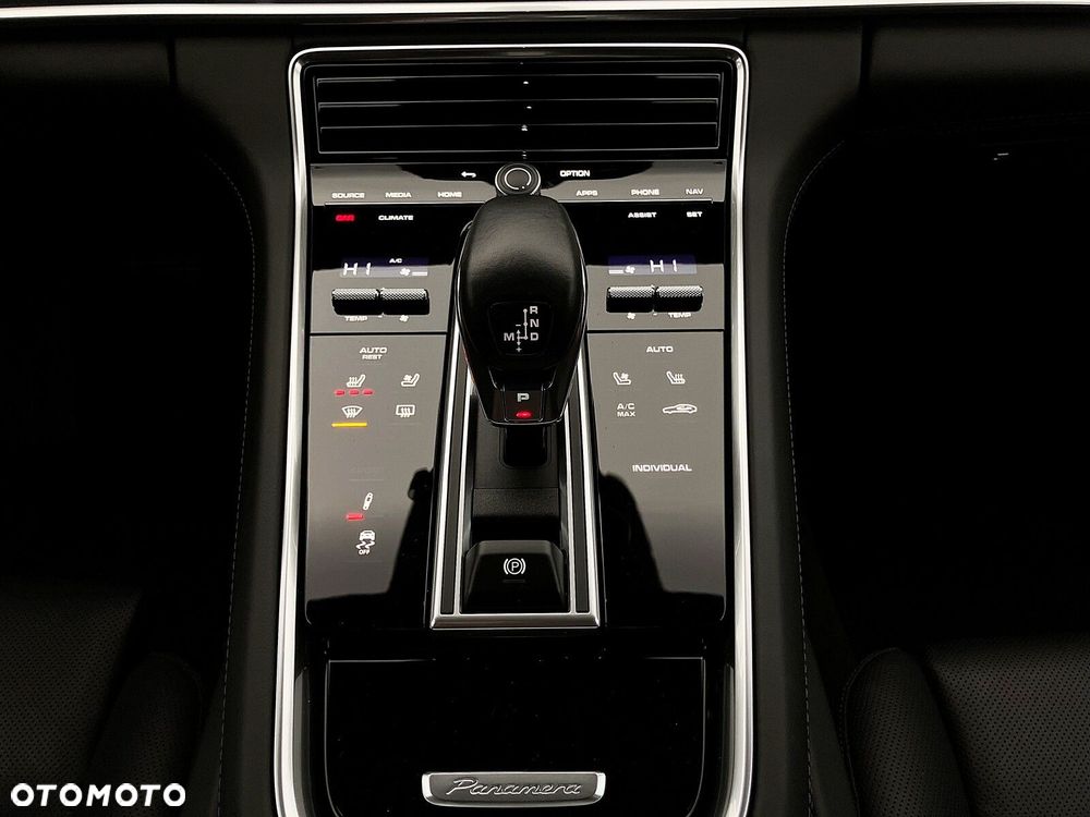 Porsche Panamera - 33