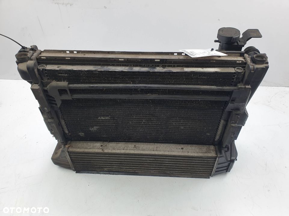 PAS PRZEDNI CHŁODNICE BMW E46 2.0 D - 1