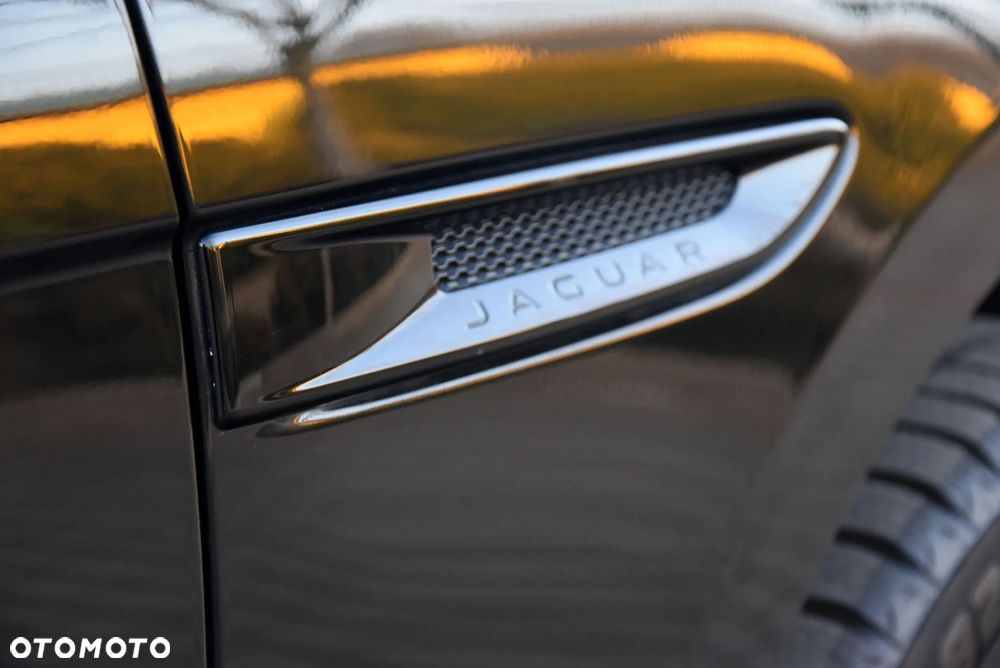 Jaguar F-Pace 2.0 i4D AWD R-Sport - 25