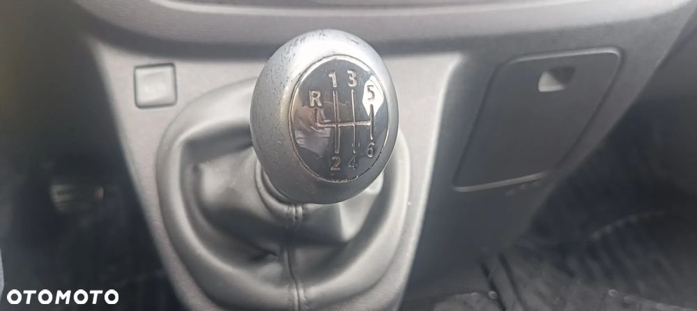 Opel Vivaro Trafic nv300 klimatyzacja L1H1 2014 r Vito master tempomat ładny - 34