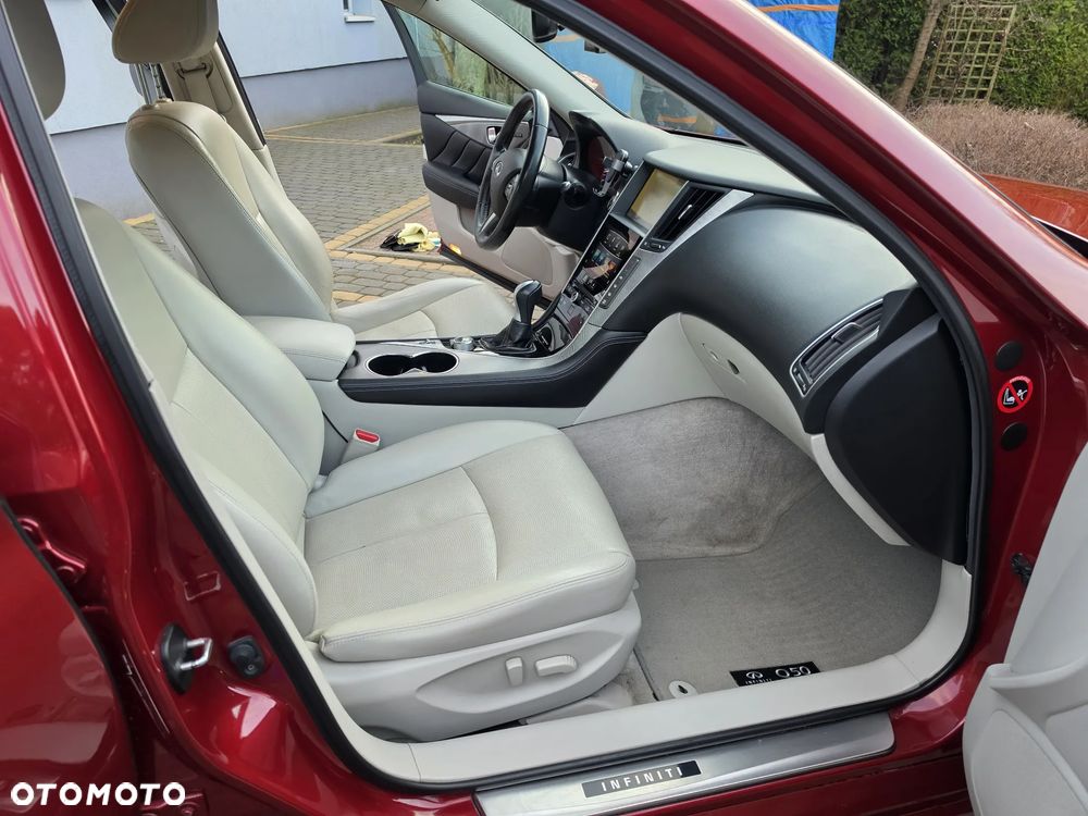 Infiniti Q50 2.0t Premium Sound Studio by Bose - 10