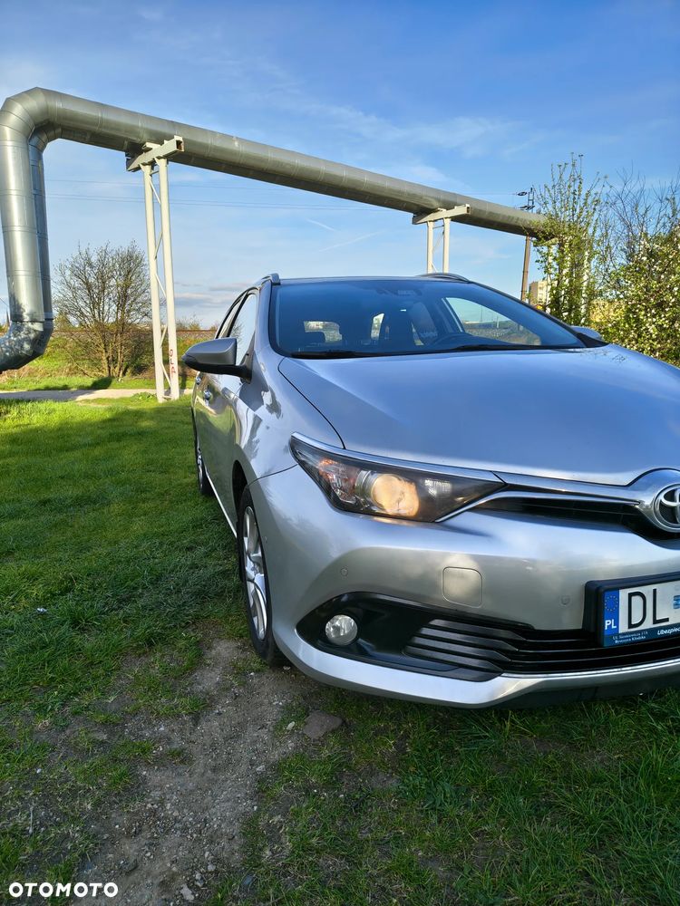 Toyota Auris 1.6 Premium - 3