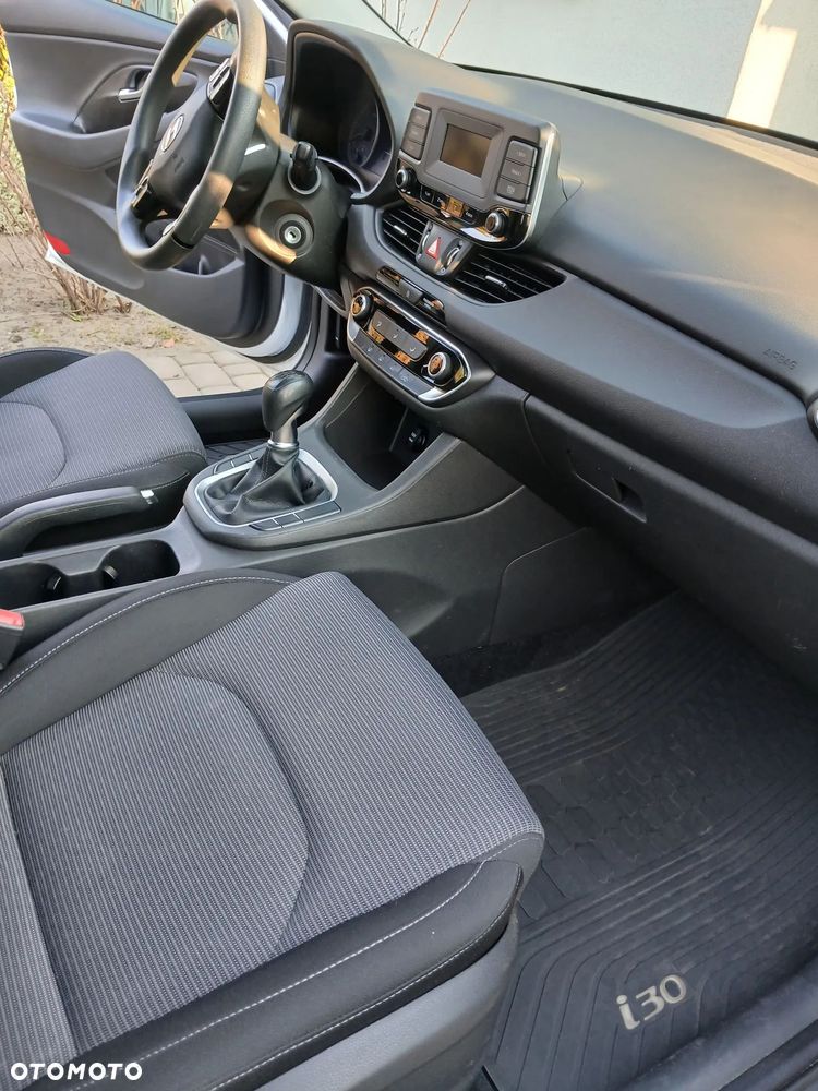 Hyundai i30 1.6 D Comfort - 14