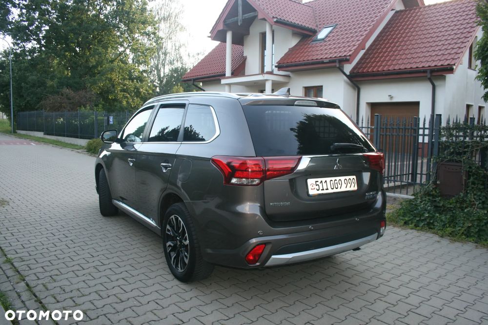 Mitsubishi Outlander Intense + - 15