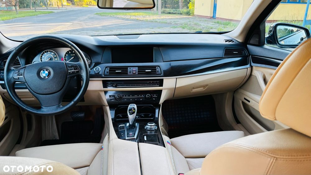 BMW Seria 5 535i xDrive - 22