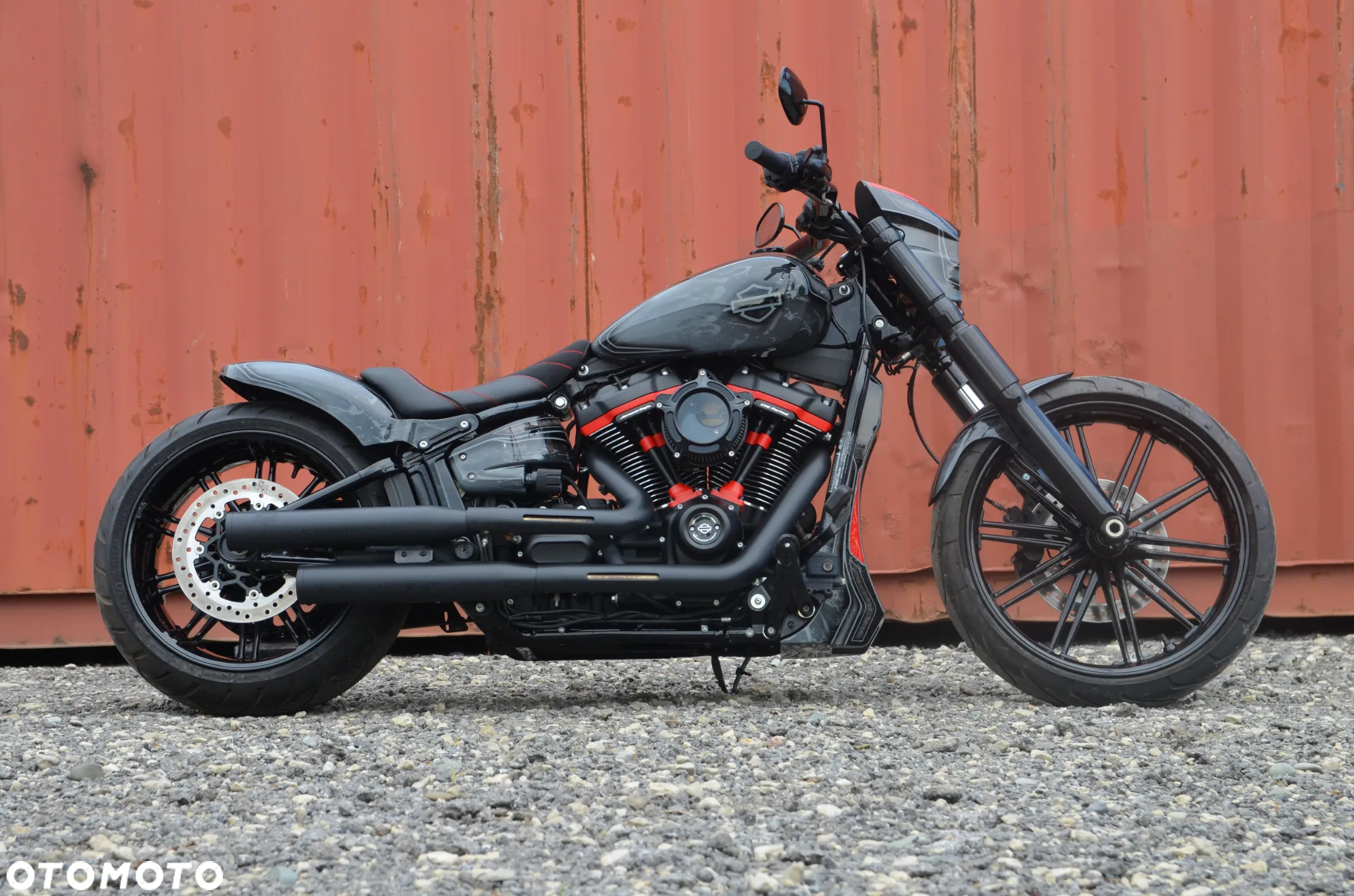 Harley-Davidson Softail Breakout - 6