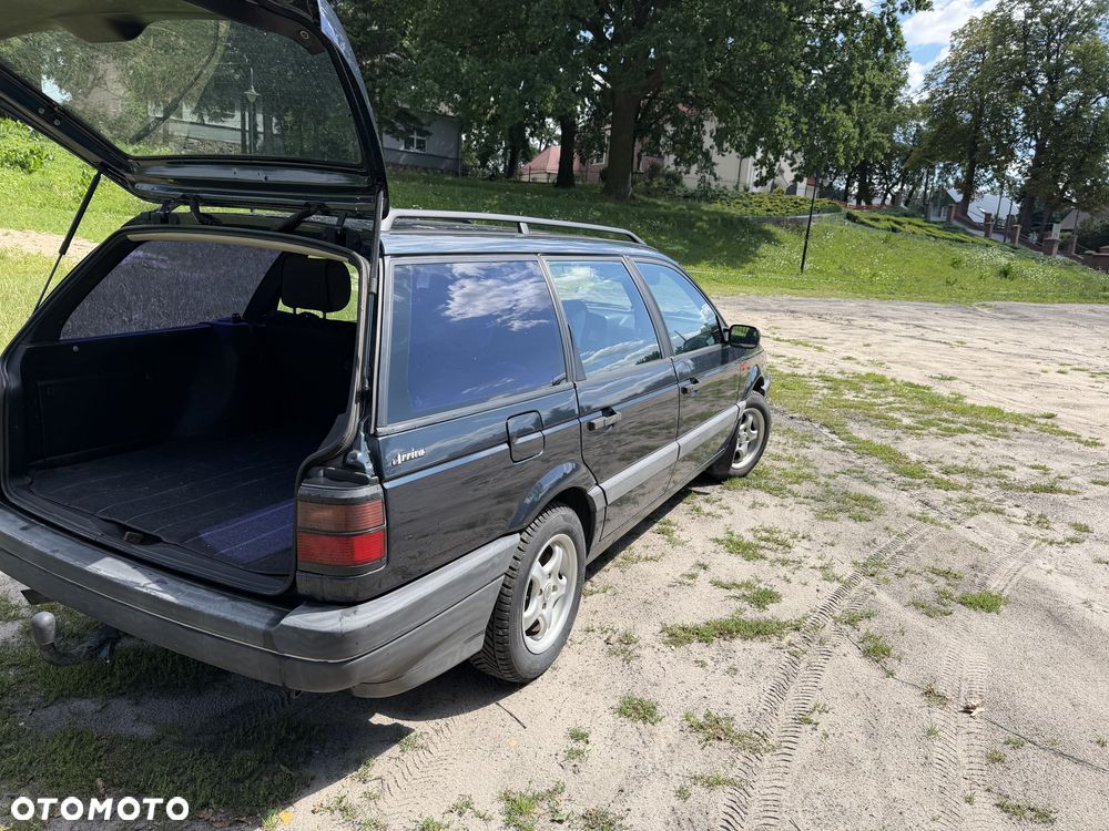 Volkswagen Passat 1.8 GL - 25